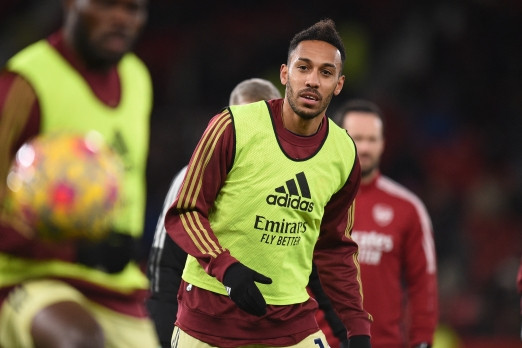 ARSENAL FREE AUBAMEYANG TO JOIN BARCELONA