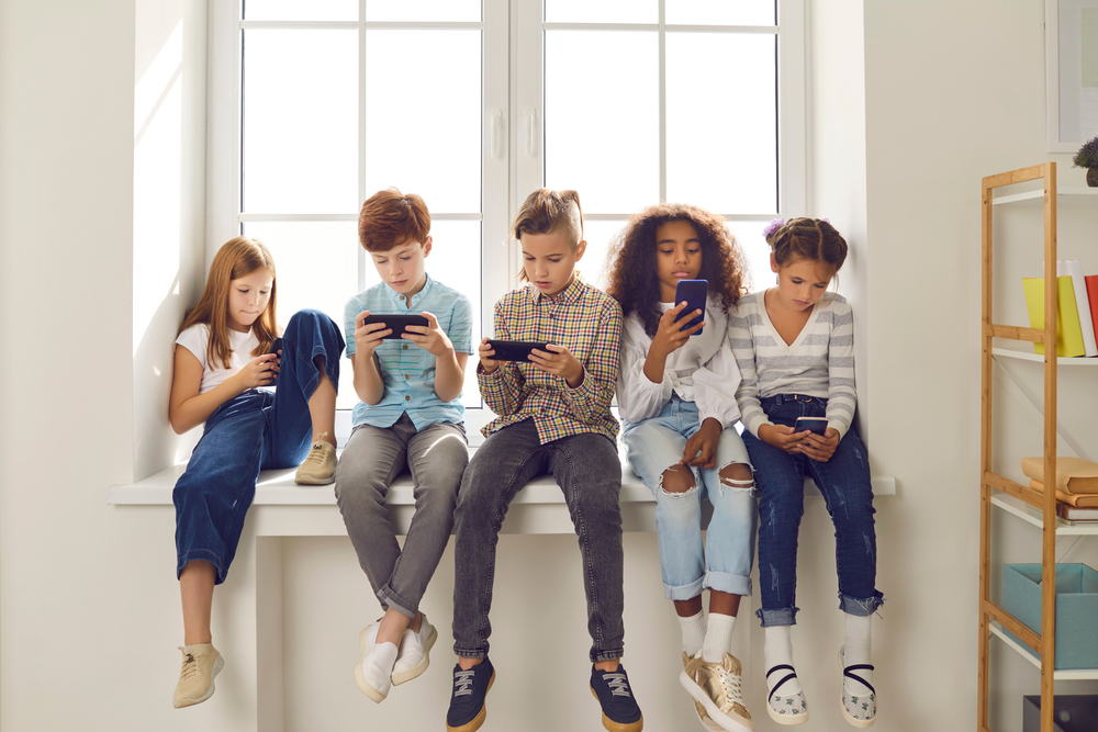 “Australia to Introduce Landmark Law Banning Social Media for Under-16s Amid Mental Health Concerns”