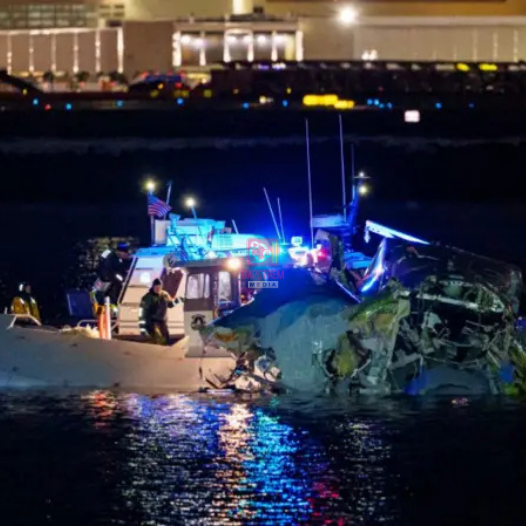 Plane and Helicopter Collide in DC