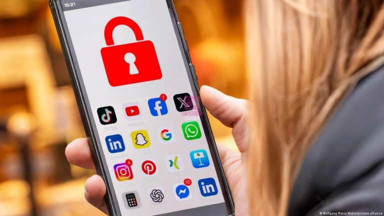 France Ban Social Media