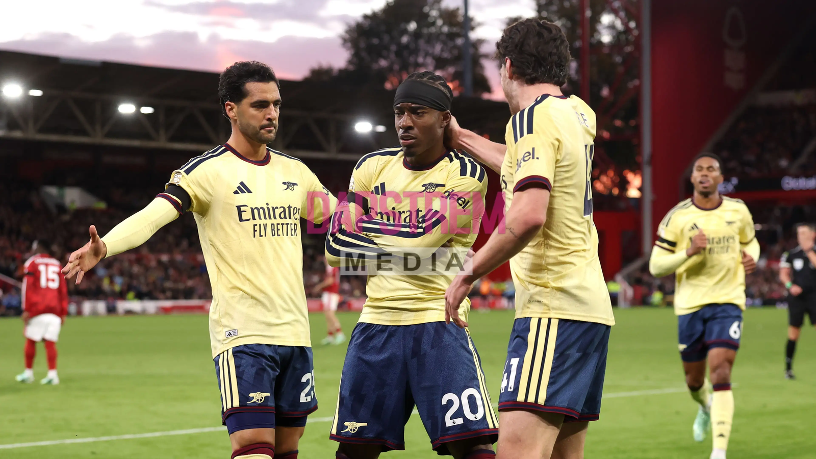Madueke to the Rescue! Arsenal Edge Nottingham Forest 1–0 to Keep Premier League Title Charge